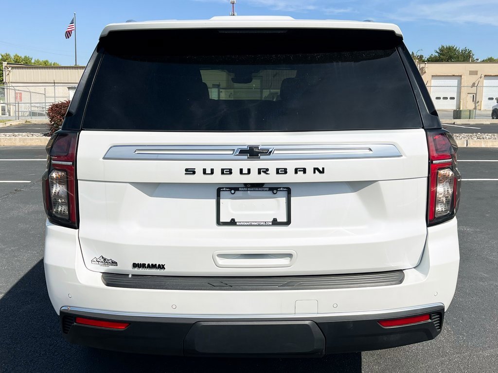 Used 2024 Chevrolet Suburban High Country image 11