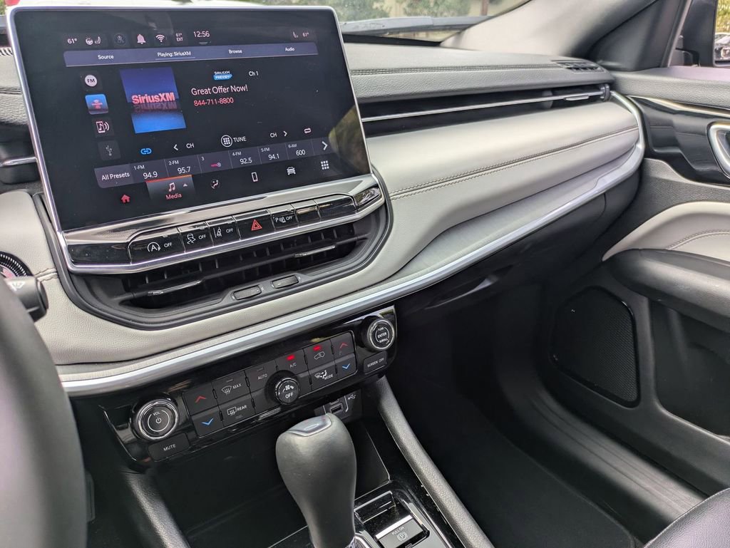 Used 2025 Jeep Compass Limited image 20