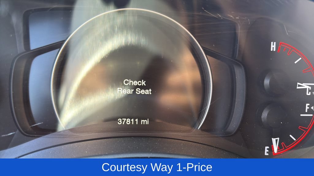 Used 2025 Dodge Durango GT RWD image 12