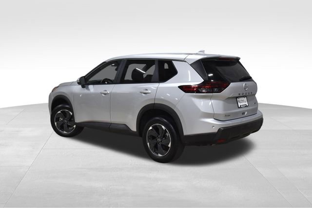 Used 2025 Nissan Rogue SV image 7