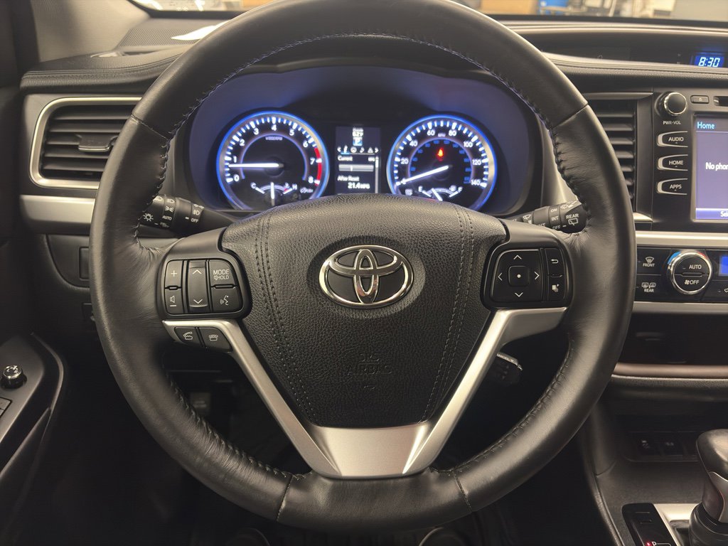 Used 2015 Toyota Highlander XLE image 25