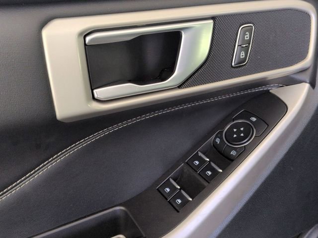 Used 2023 Ford Explorer XLT w/ Equipment Group 202A image 9