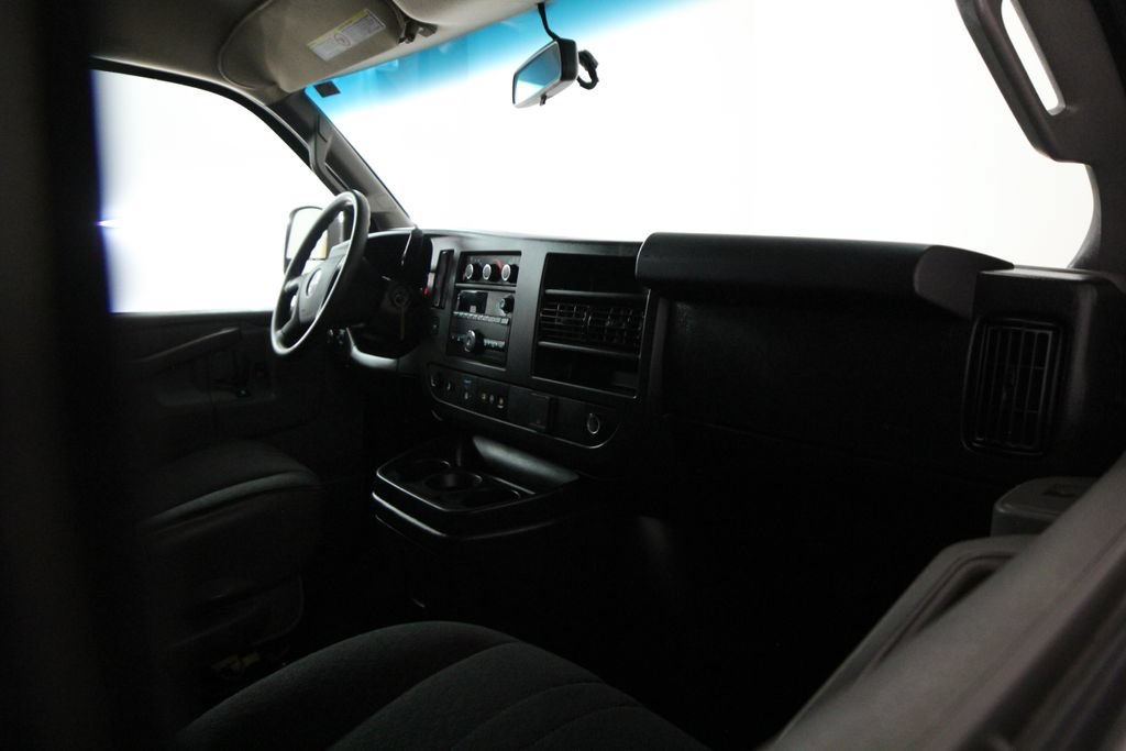 Used 2021 GMC Savana 2500 w/ Driver Convenience Package RWD image 32