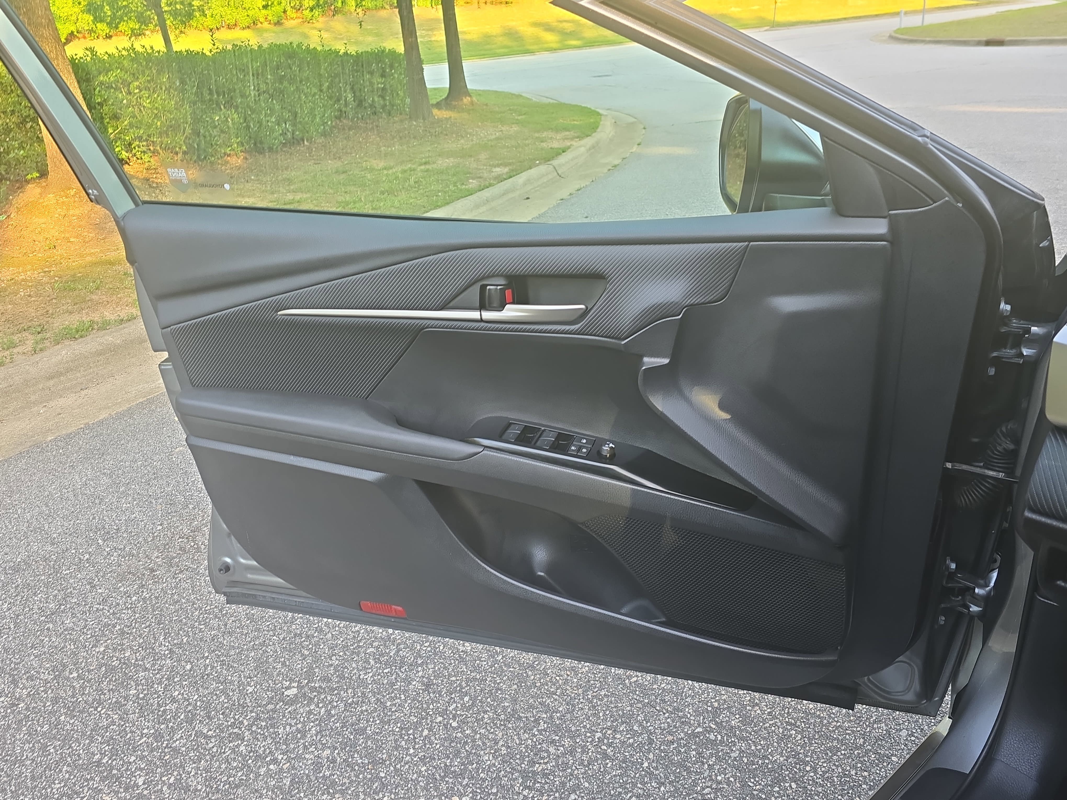 Used 2025 Toyota Camry SE w/ Convenience Package FWD image 26