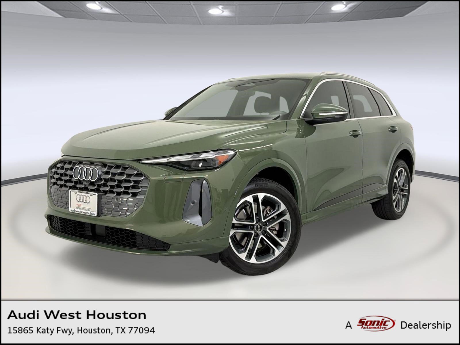 Certified 2025 Audi Q5 Premium w/ Convenience Package image 1