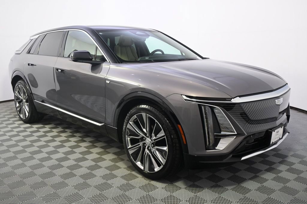 New 2025 Cadillac Lyriq Luxury w/ Nappa Leather Package AWD/4WD image 8
