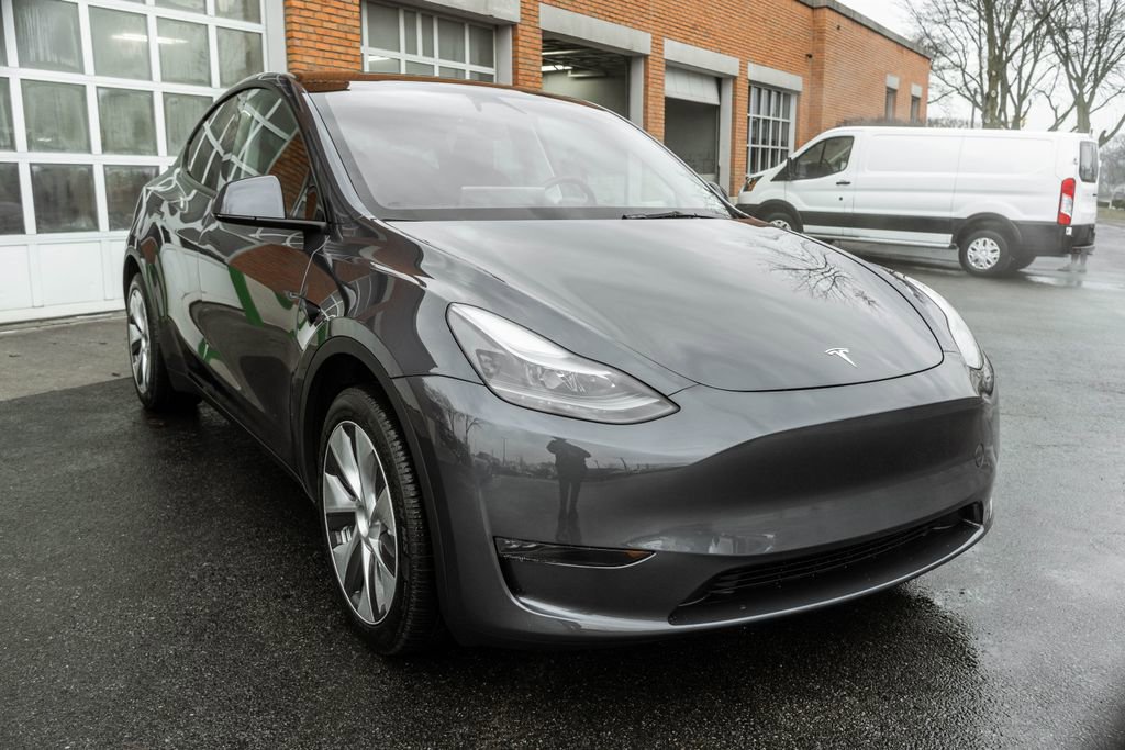 Used 2023 Tesla Model Y Long Range image 5