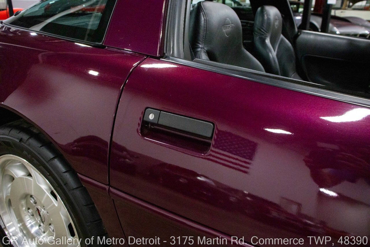 Used 1995 Chevrolet Corvette Coupe RWD image 34