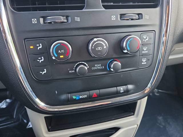 Used 2017 Dodge Grand Caravan SE FWD image 21