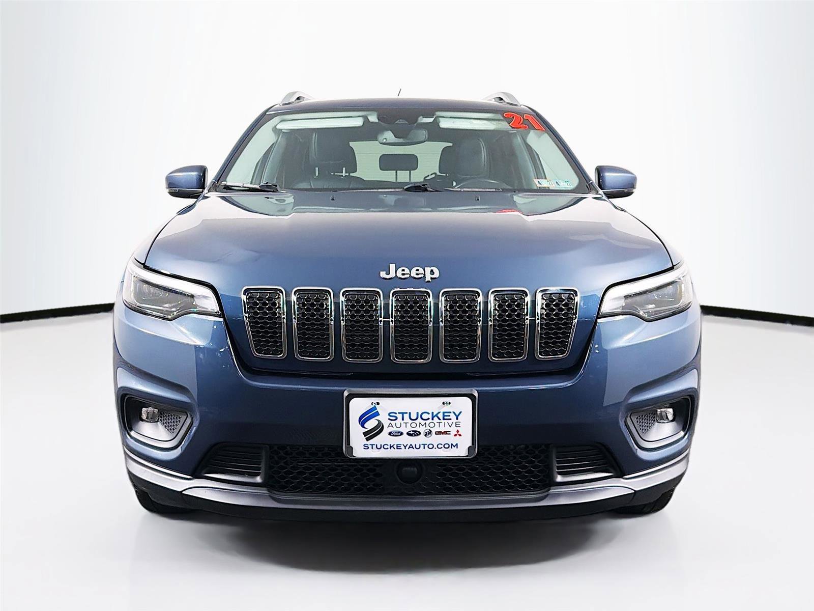 Used 2021 Jeep Cherokee Latitude Lux w/ Comfort/Convenience Group image 2