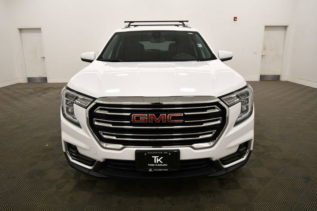 Used 2022 GMC Terrain SLT w/ LPO, Floor Liner Package image 11