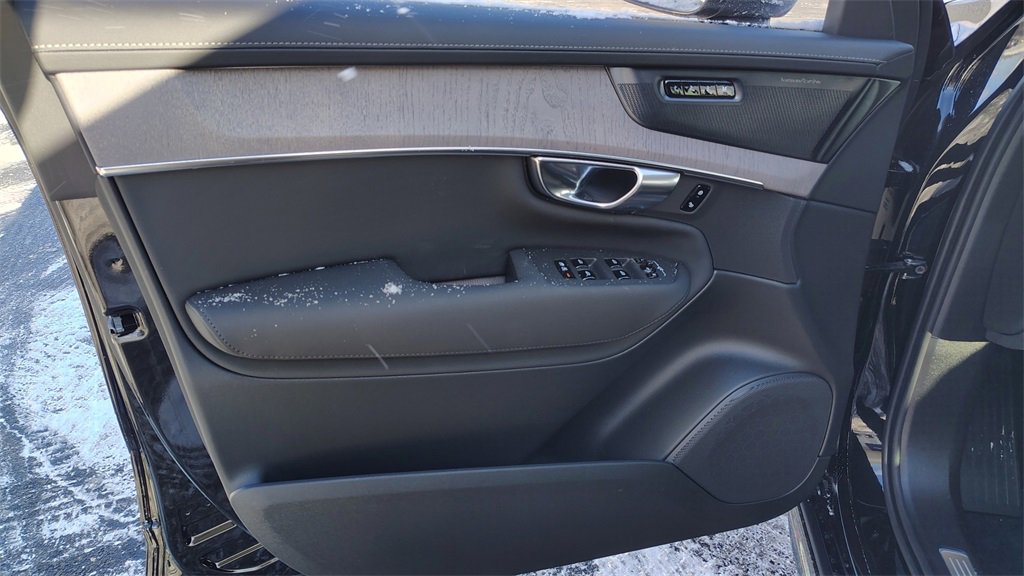 New 2026 Volvo XC90 B6 Ultra image 8