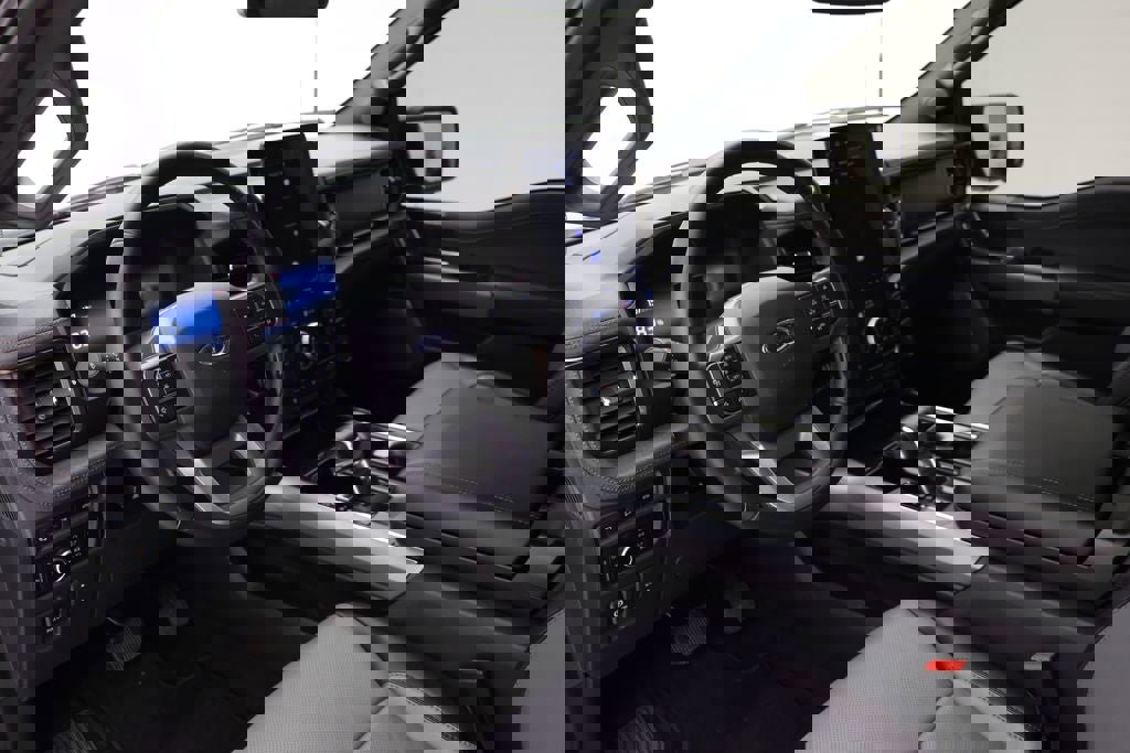 Used 2023 Ford F150 Lightning Lariat image 17