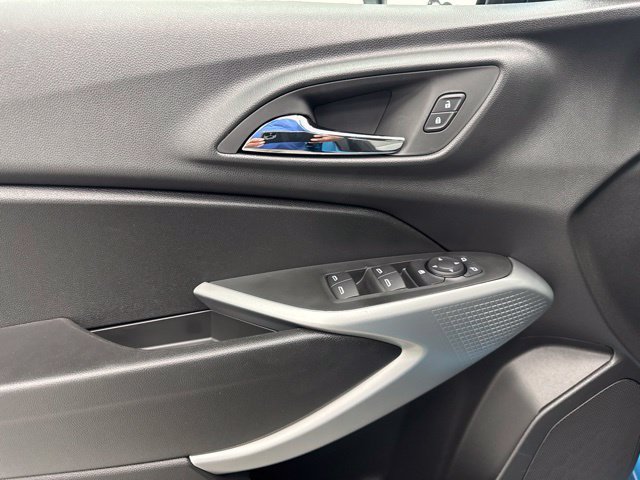 New 2026 Chevrolet Trax LS w/ LS Convenience Package FWD image 9