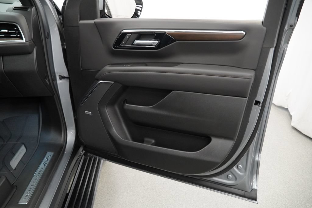 New 2026 Chevrolet Tahoe High Country AWD/4WD image 31