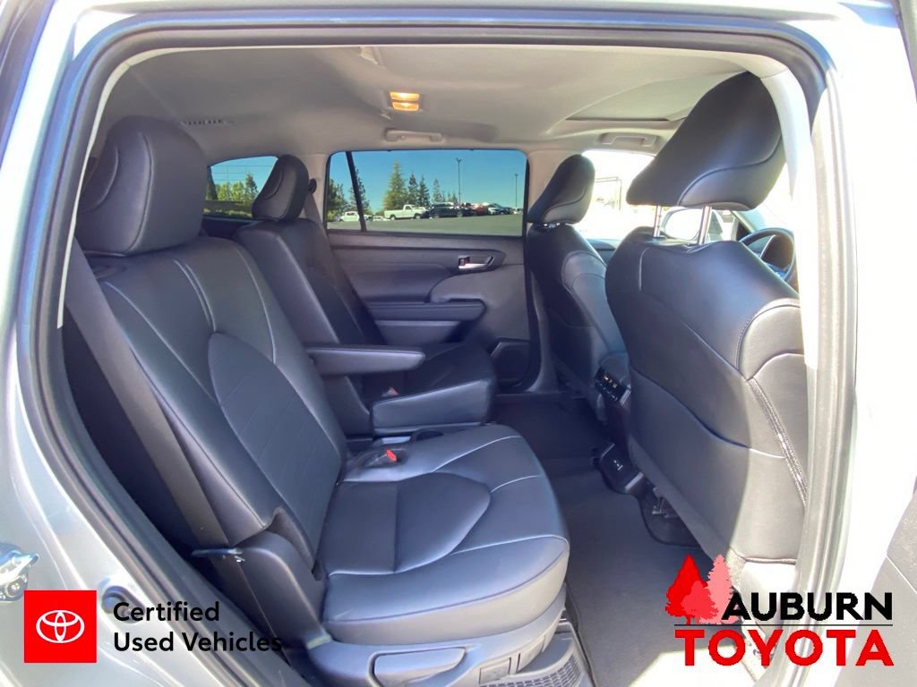 Certified 2024 Toyota Highlander XLE AWD/4WD image 19