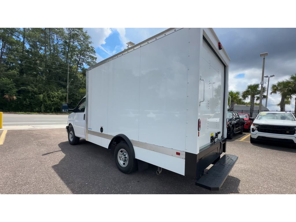 New 2025 Chevrolet Express 3500 w/ Power Convenience Package image 4