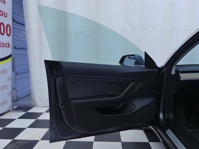 Used 2018 Tesla Model 3 Long Range AWD/4WD image 24