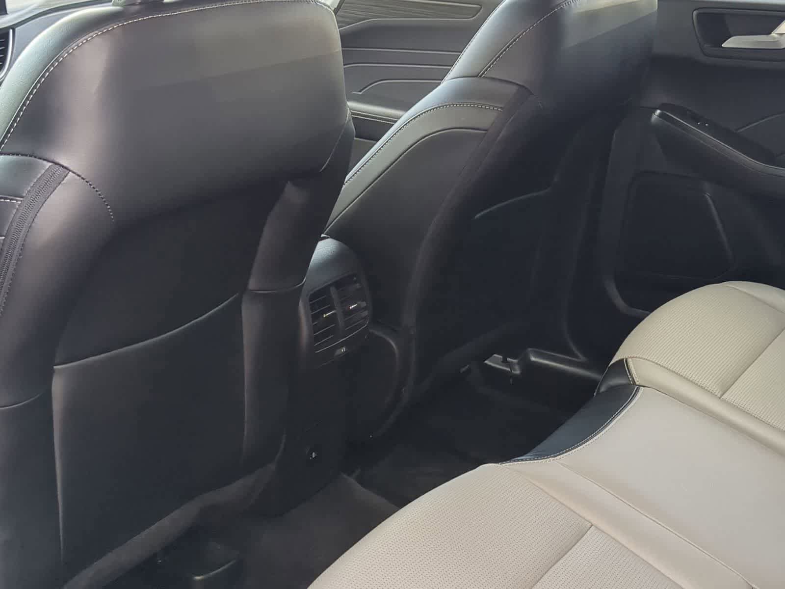 Used 2023 Ford Escape Platinum image 18