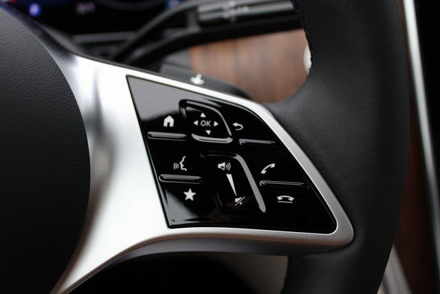 New 2025 Mercedes-Benz C 300 4MATIC Sedan image 19