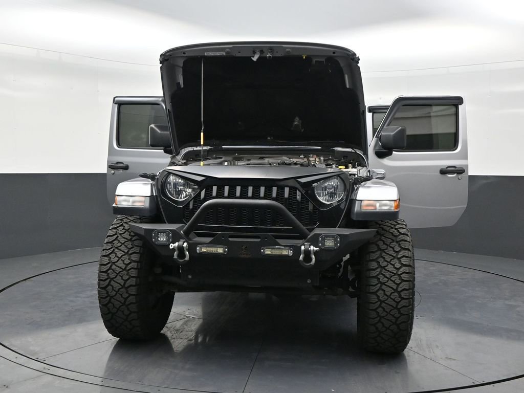 Used 2018 Jeep Wrangler Unlimited Sahara w/ Cold Weather Group image 33