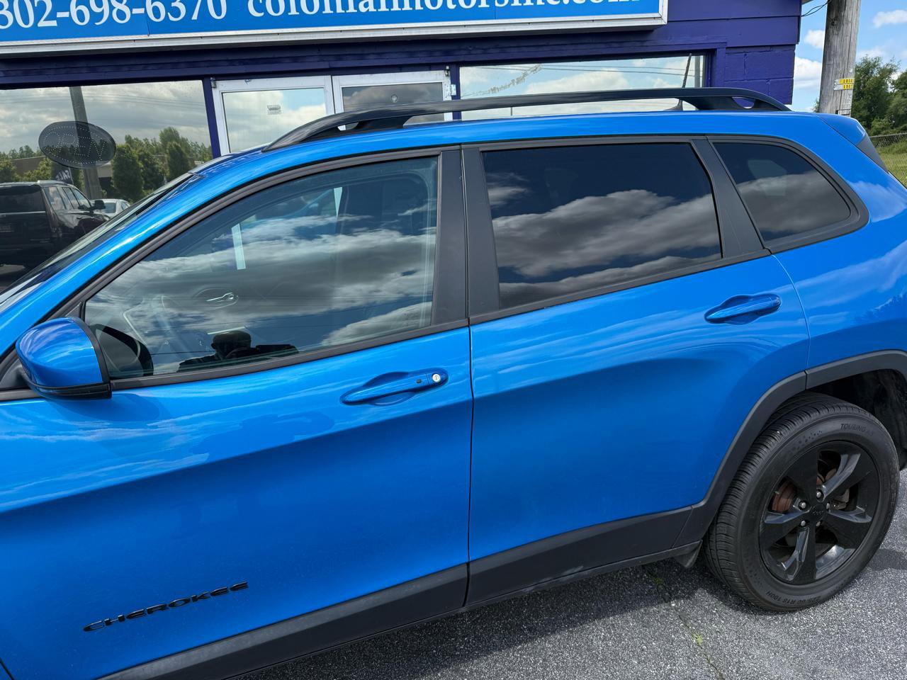 Used 2018 Jeep Cherokee Limited w/ High Altitude Package AWD/4WD image 2