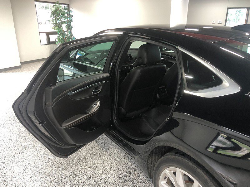 Used 2017 Chevrolet Impala LT FWD image 12
