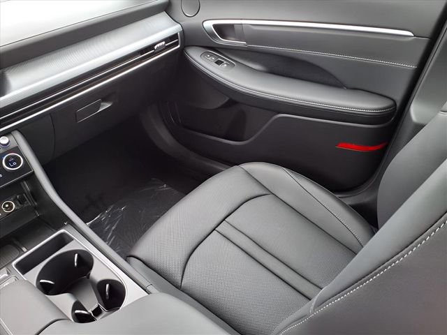 New 2025 Hyundai Sonata Limited image 16