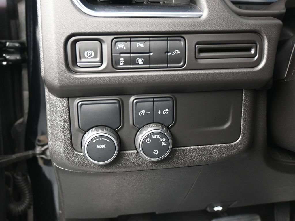 Used 2022 Chevrolet Tahoe RST w/ Luxury Package image 15