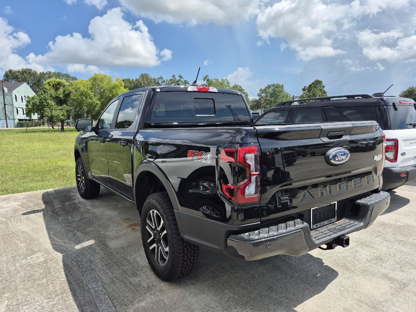 Used 2026 Ford Ranger Lariat w/ FX4 Off-Road Package AWD/4WD image 4