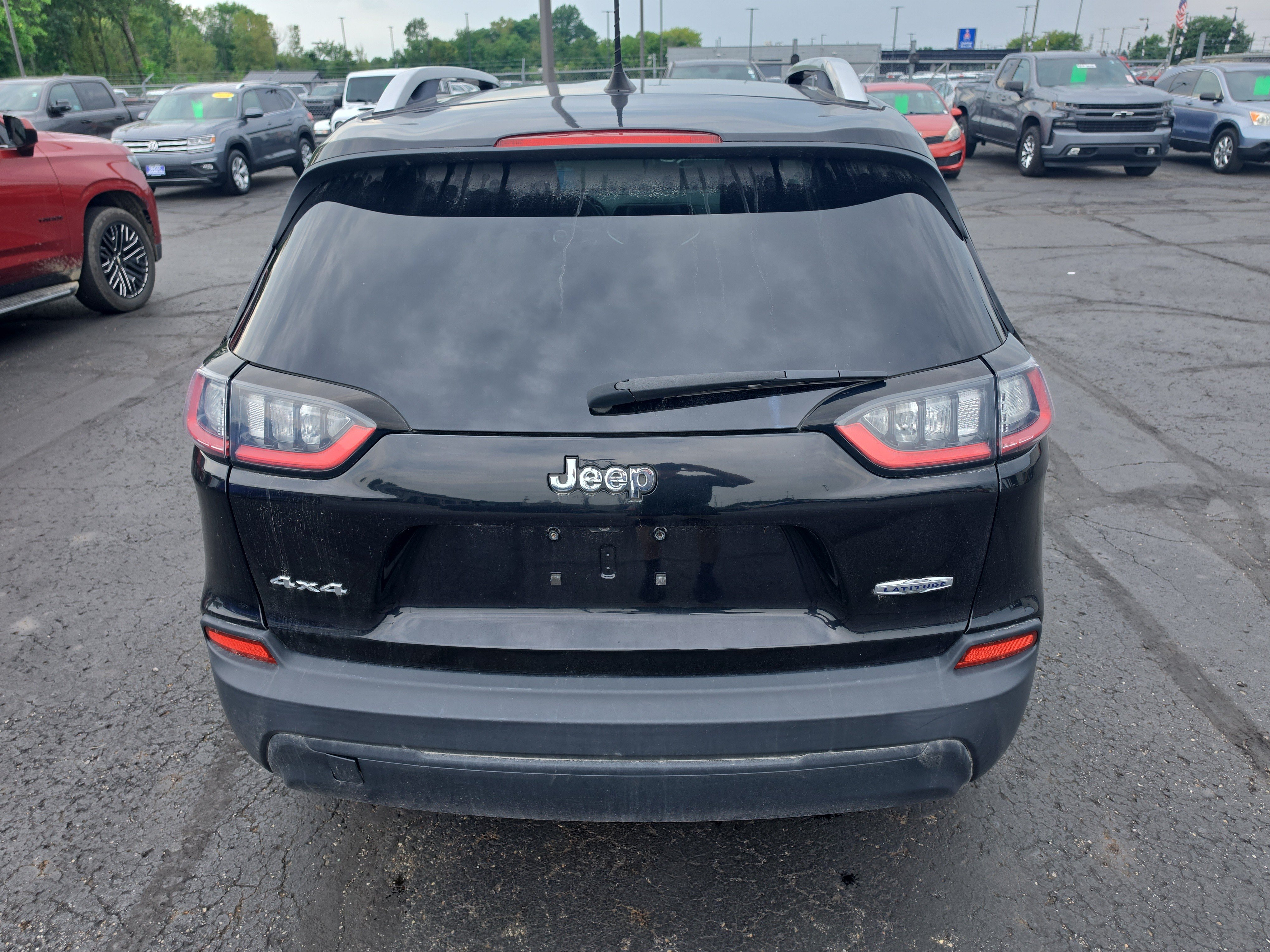 Used 2019 Jeep Cherokee Latitude w/ Popular Appearance Group AWD/4WD image 4
