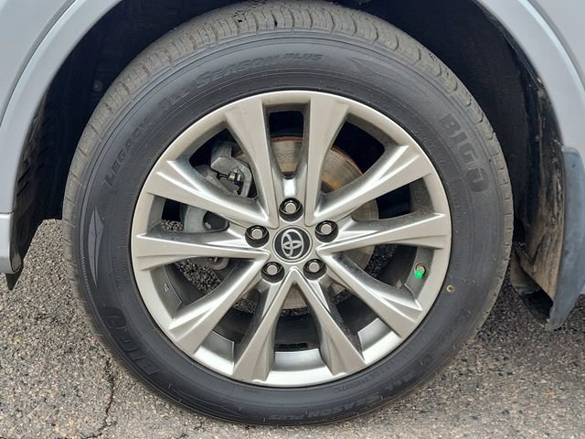 Used 2017 Toyota RAV4 Platinum w/ All Weather Liner Package AWD/4WD image 10