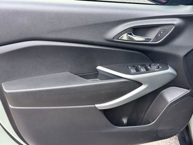 Used 2024 Chevrolet Trax RS image 21