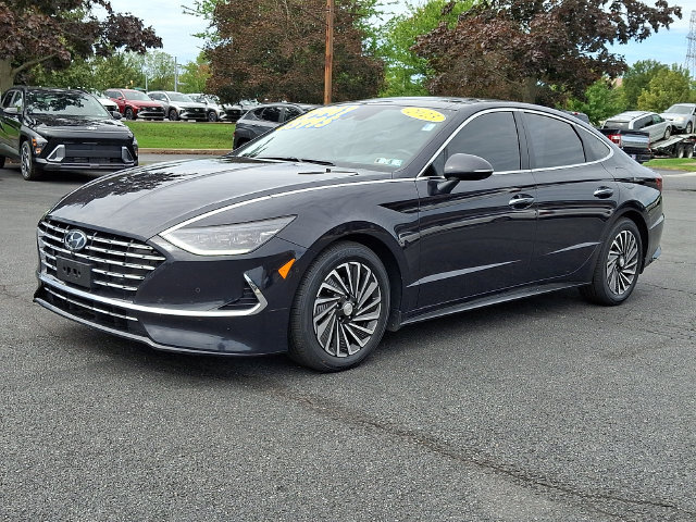 Used 2023 Hyundai Sonata Limited FWD image 3