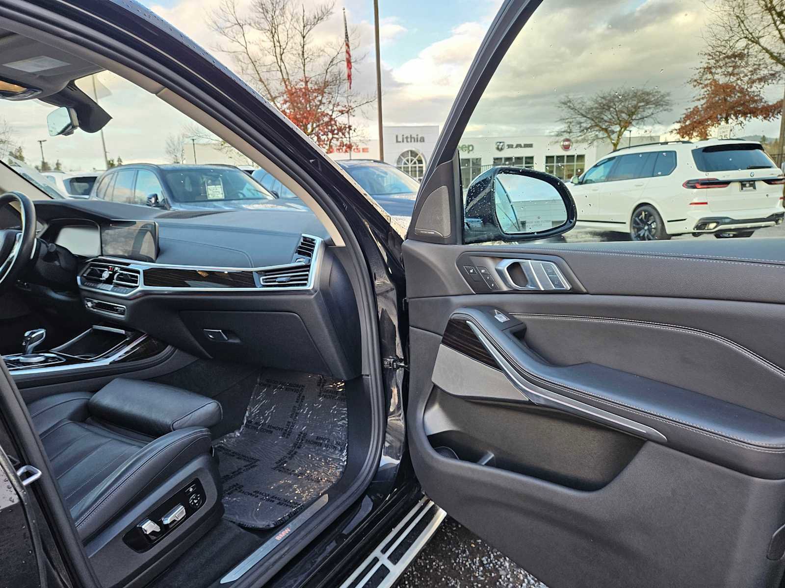 Used 2020 BMW X7 xDrive40i w/ Premium Package image 10