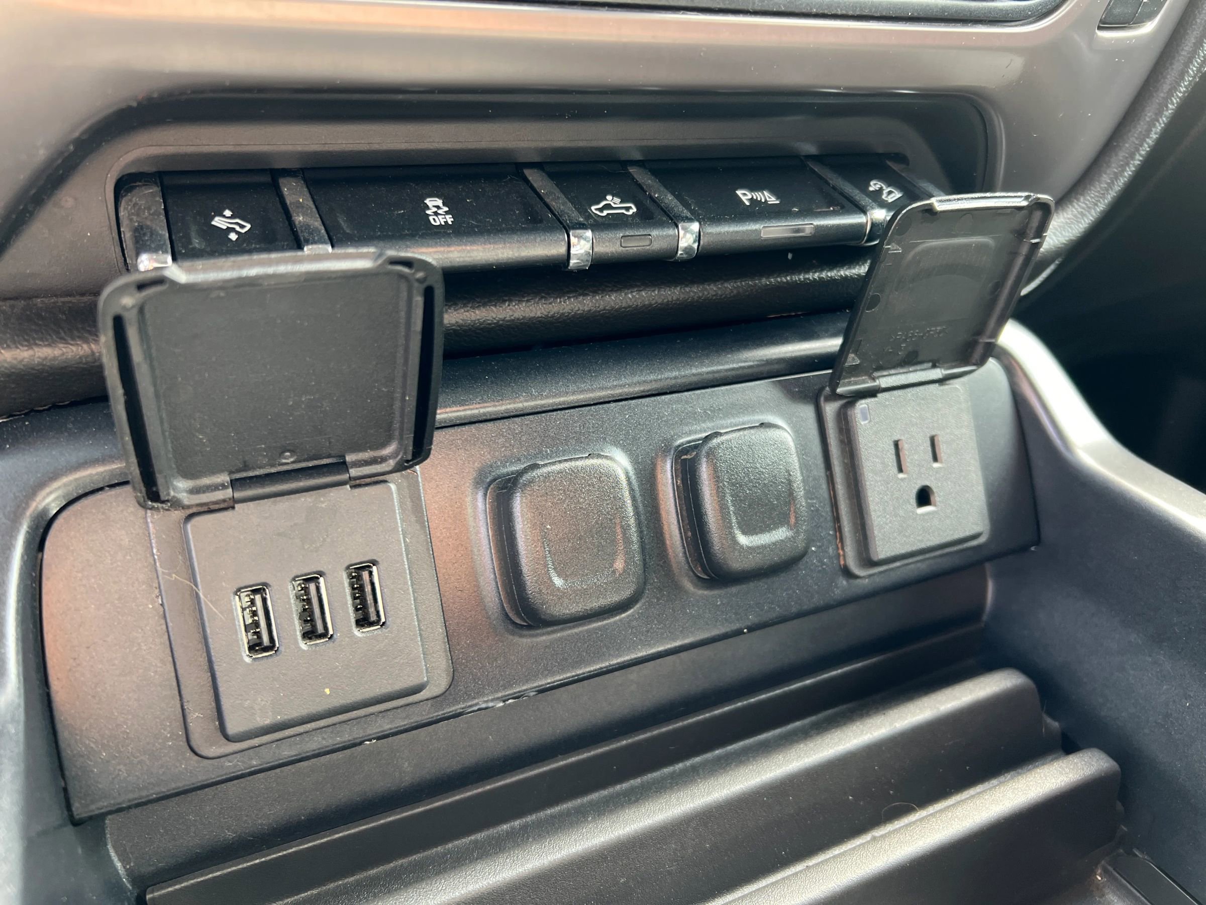 Used 2015 GMC Sierra 1500 SLE image 17