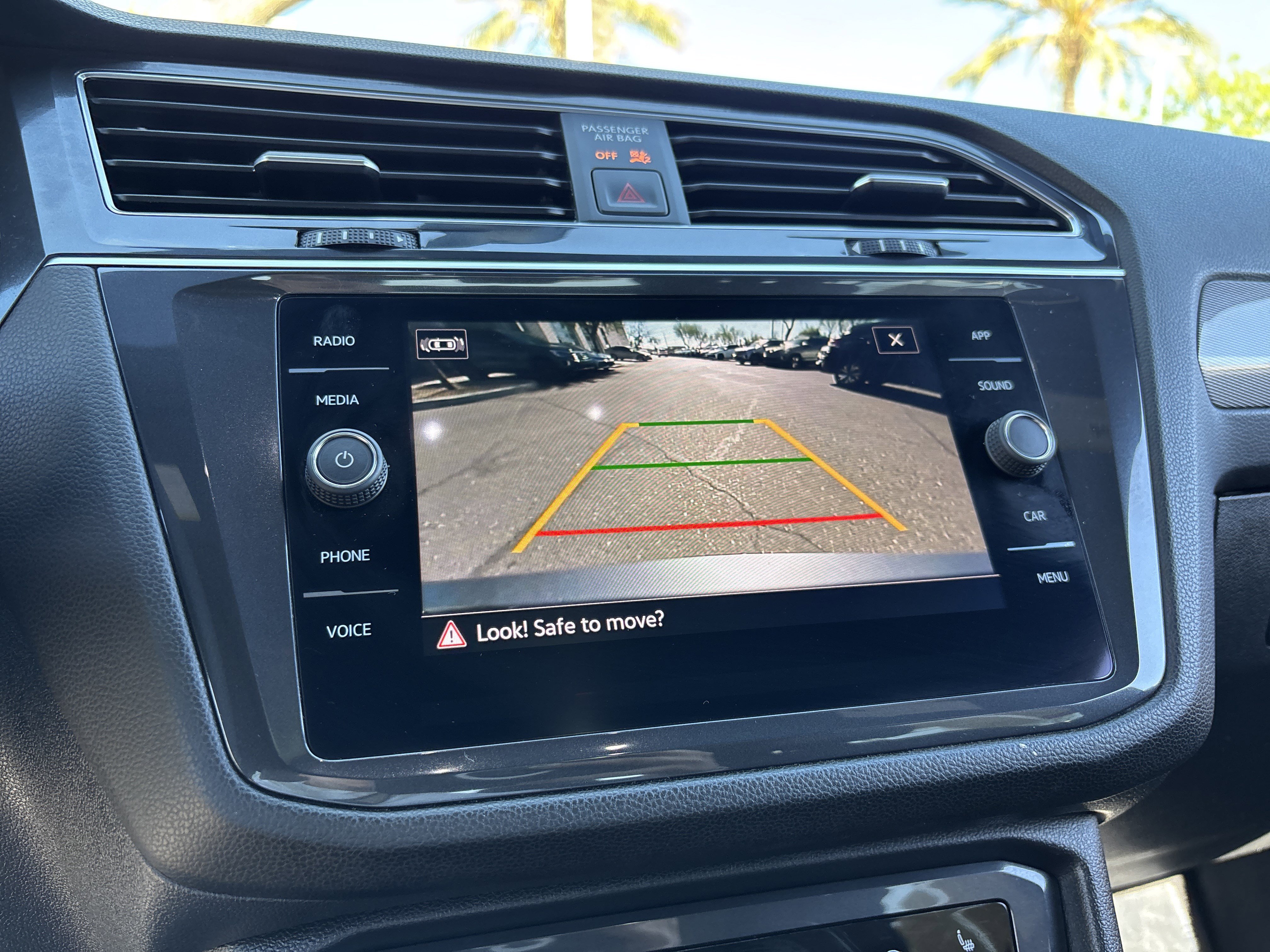 Used 2022 Volkswagen Tiguan SE R-Line image 22