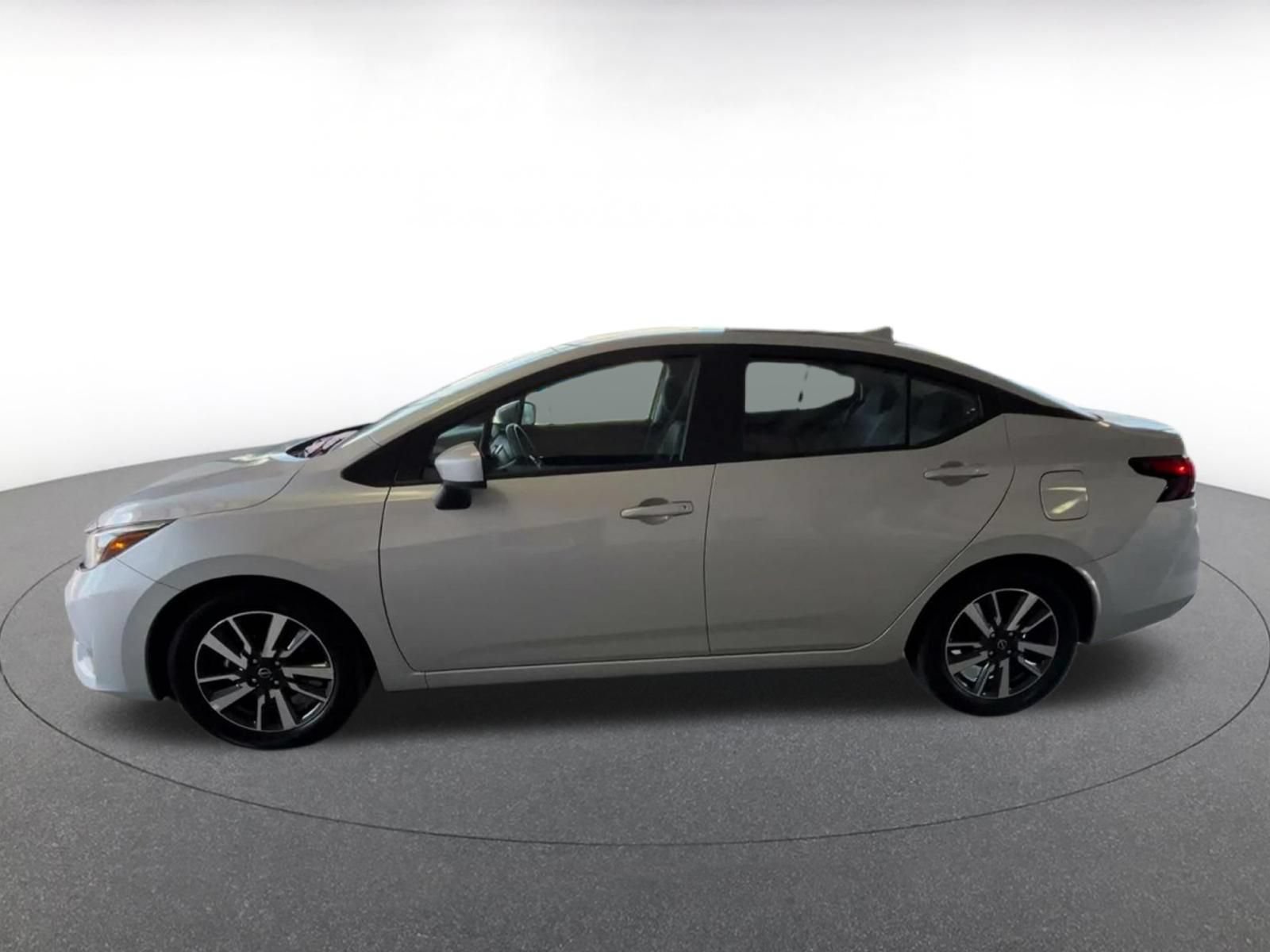 Used 2025 Nissan Versa SV FWD image 8