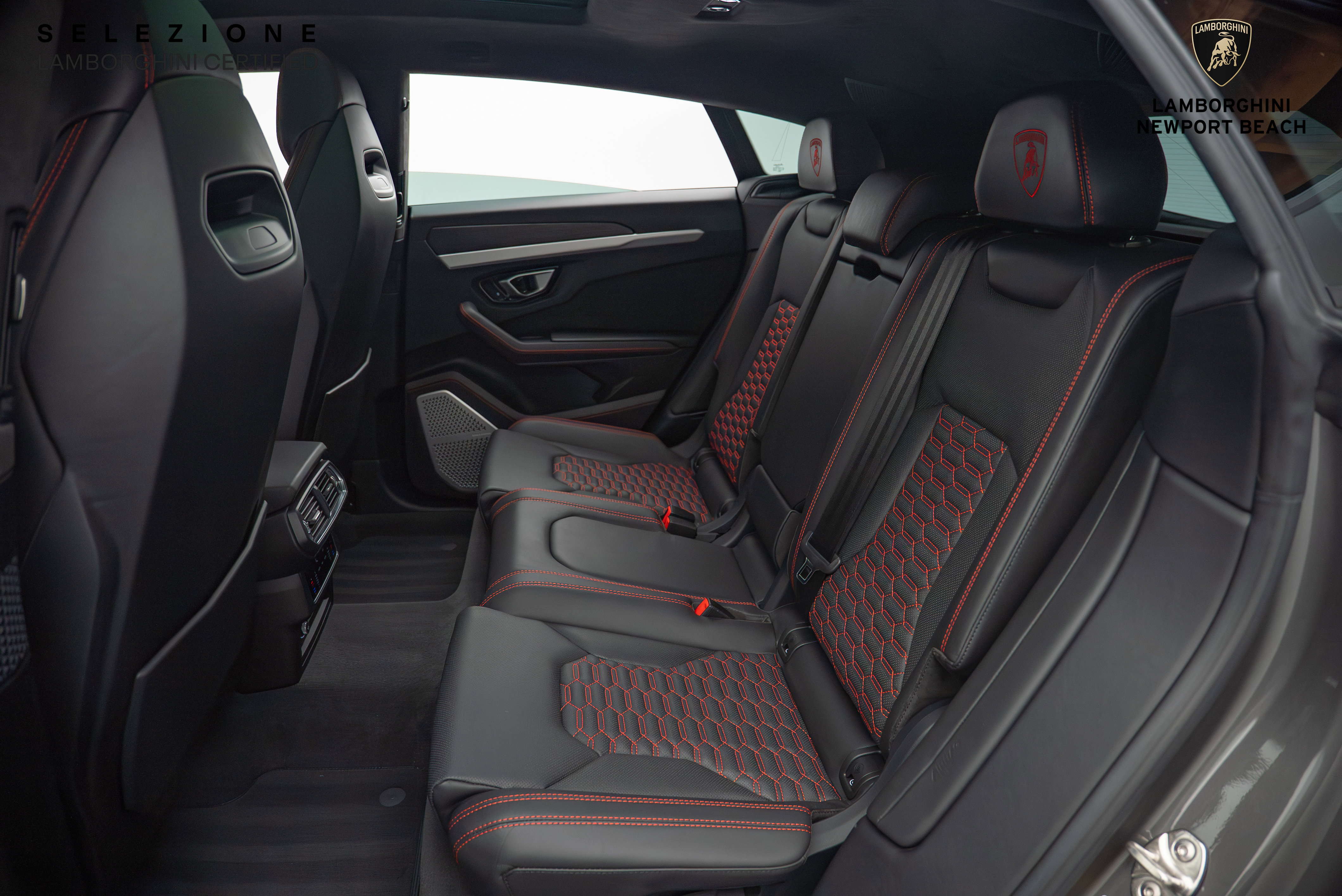 Used 2022 Lamborghini Urus AWD/4WD image 23