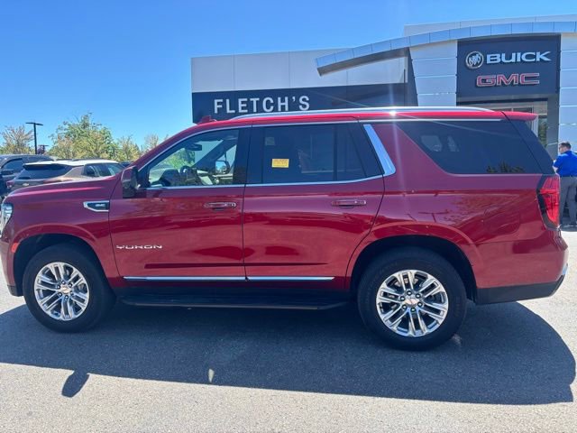 Used 2024 GMC Yukon SLT w/ SLT Premium Package AWD/4WD image 8
