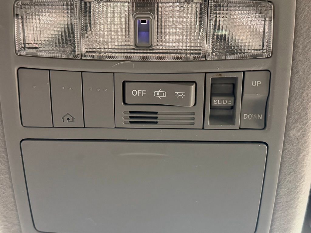 Used 2010 Toyota Highlander Limited image 26