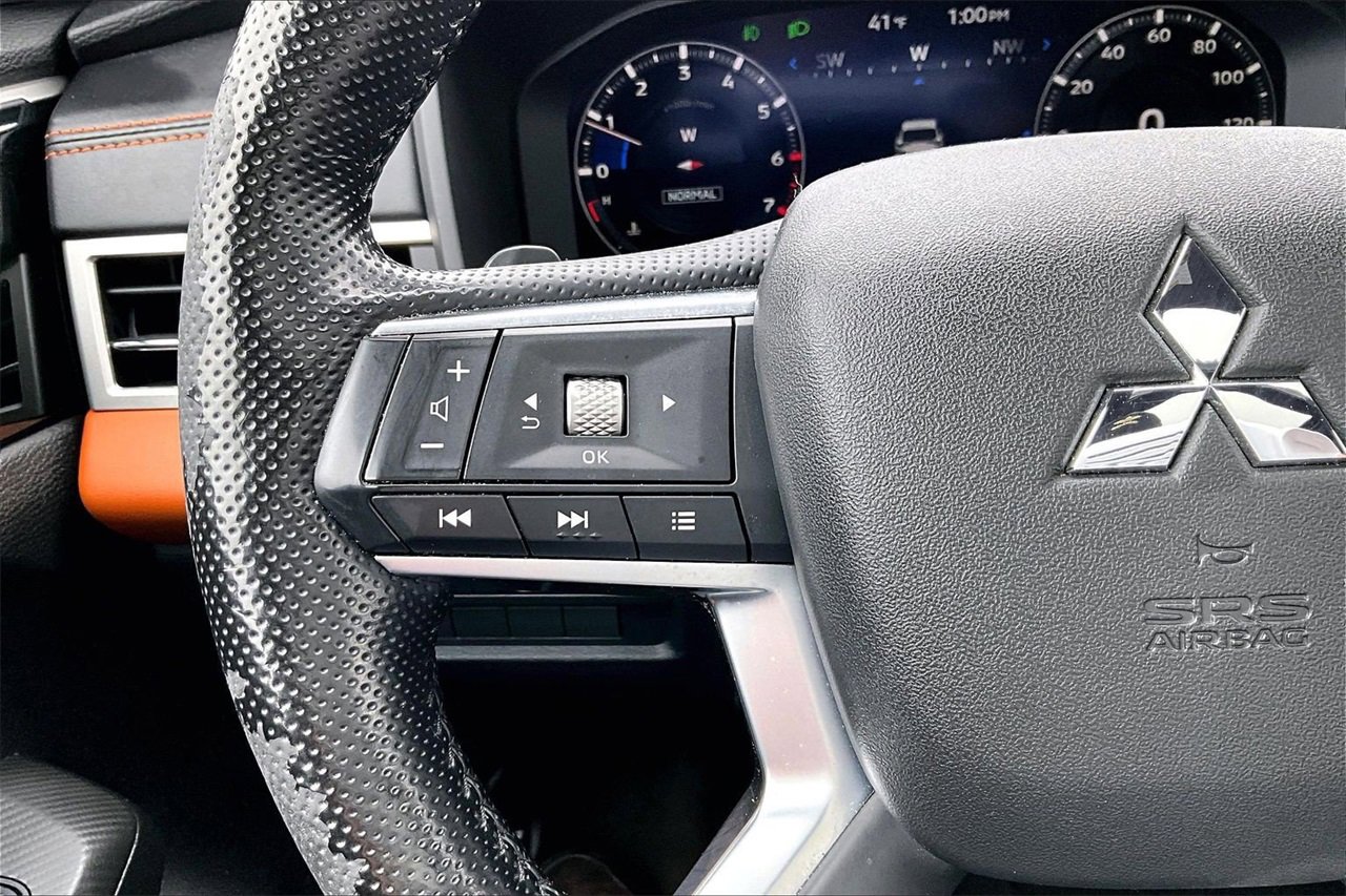 Used 2022 Mitsubishi Outlander SEL image 30