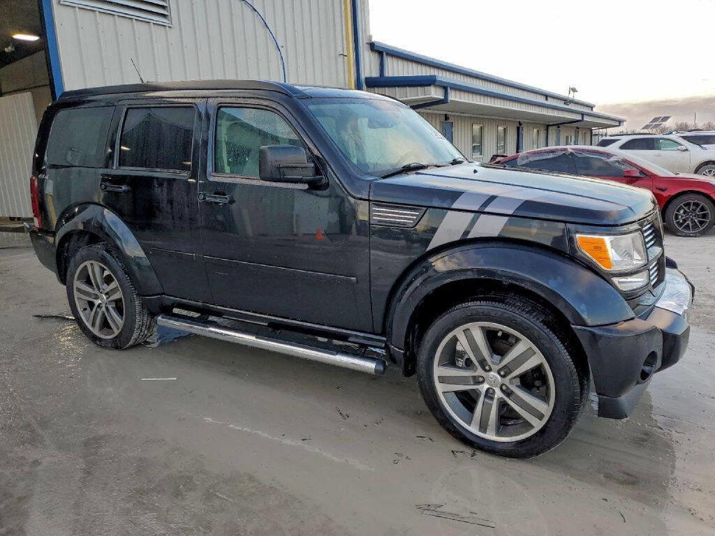 Used 2011 Dodge Nitro Shock w/ Chrome Accents Group image 3