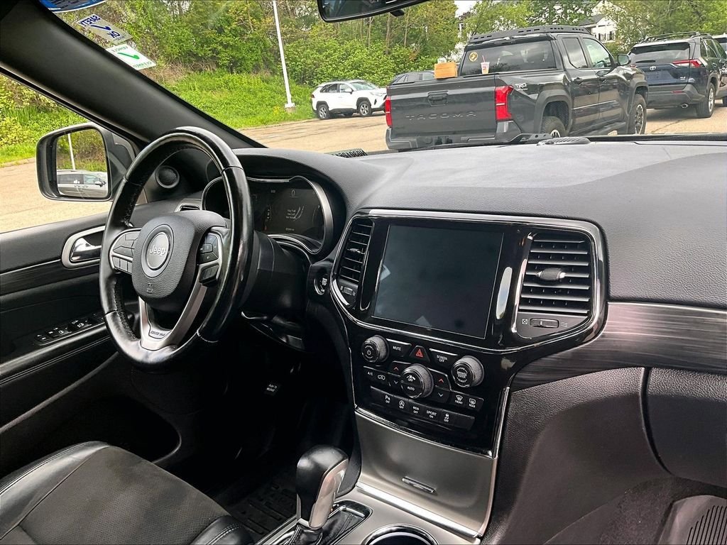 Used 2021 Jeep Grand Cherokee Laredo X AWD/4WD image 14