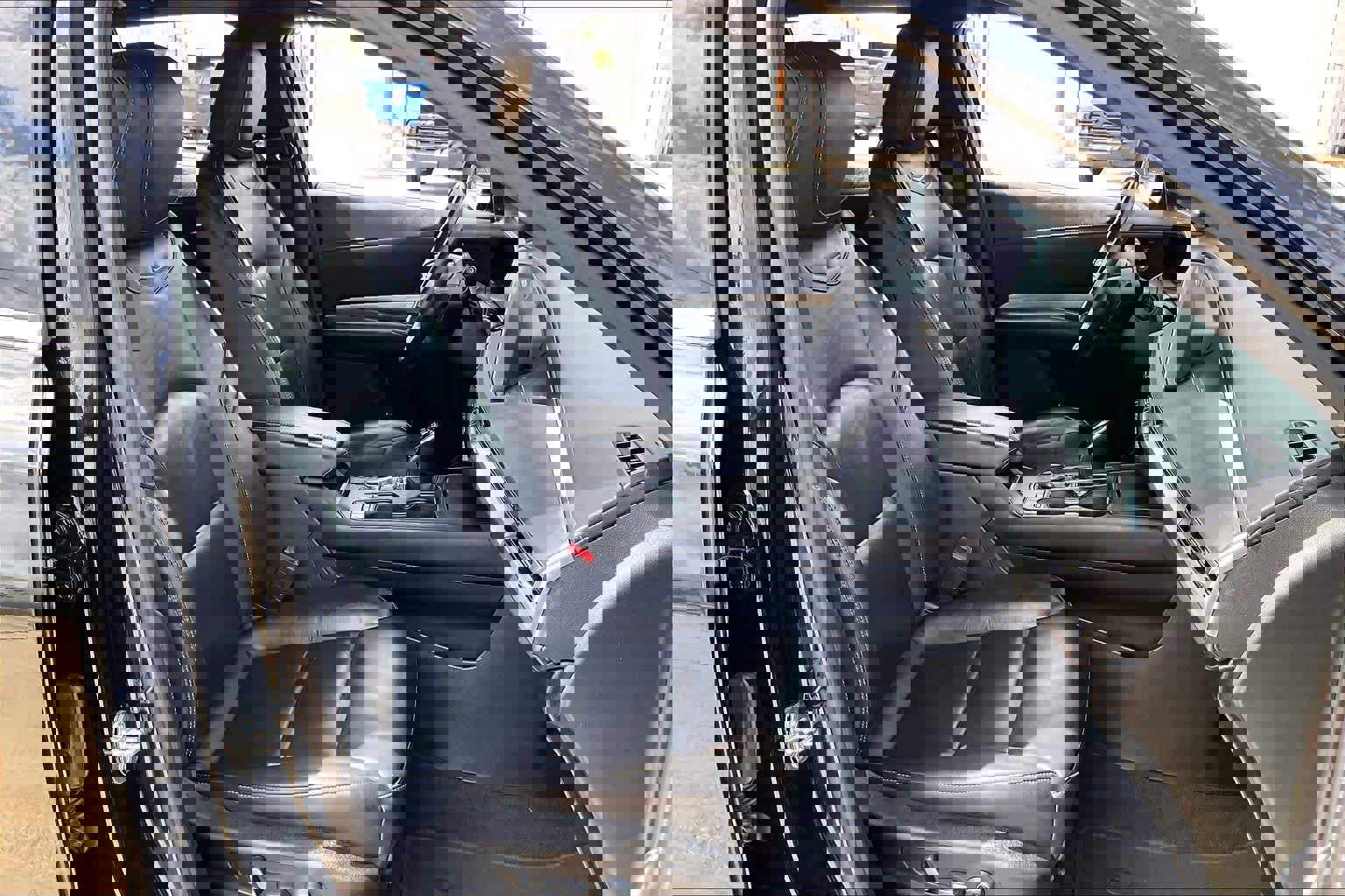 Used 2024 Cadillac XT4 Premium Luxury image 9