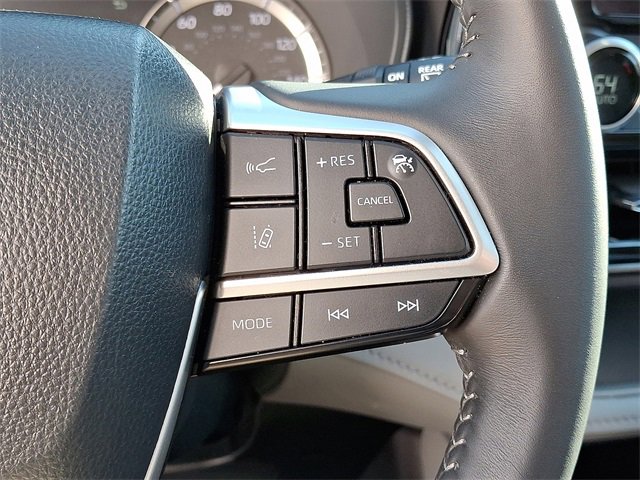 Used 2024 Toyota Highlander LE image 23