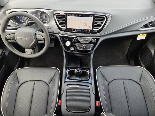 New 2026 Chrysler Pacifica Limited w/ Uconnect Theater Family Group FWD image 21