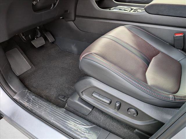 New 2026 Honda Pilot Black Edition image 4