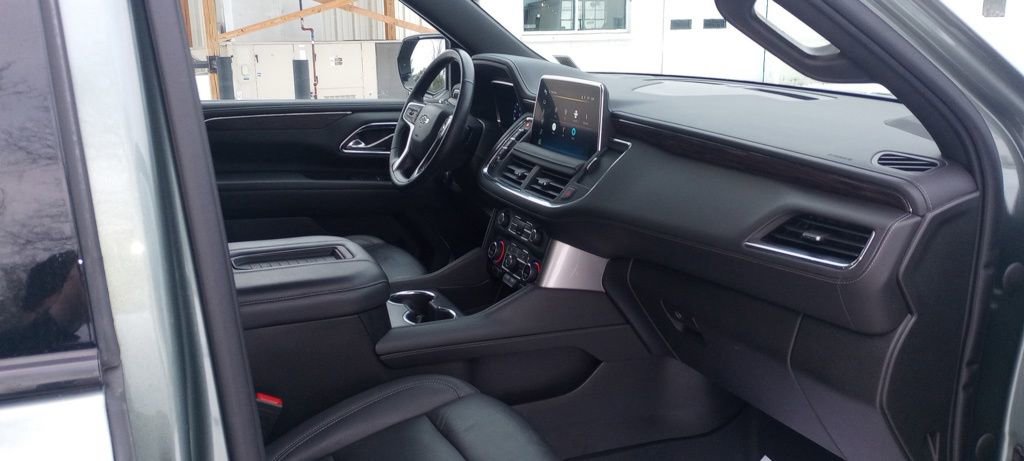 Used 2023 Chevrolet Suburban Z71 w/ Luxury Package image 14