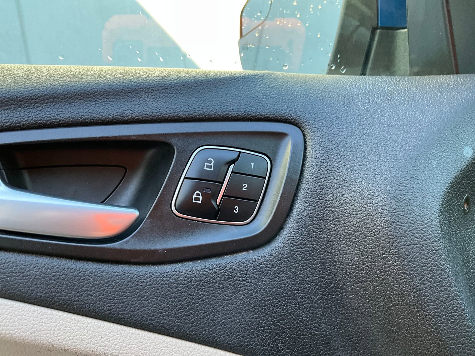 Used 2019 Ford Escape Titanium w/ U9j03 - Titanium Tow Package image 12